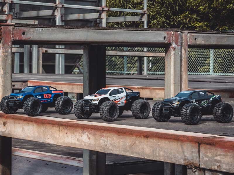 FMS 1/24 FMT24 Chevrolet Colorado Monster Truck RTR - WHITE - HeliDirect